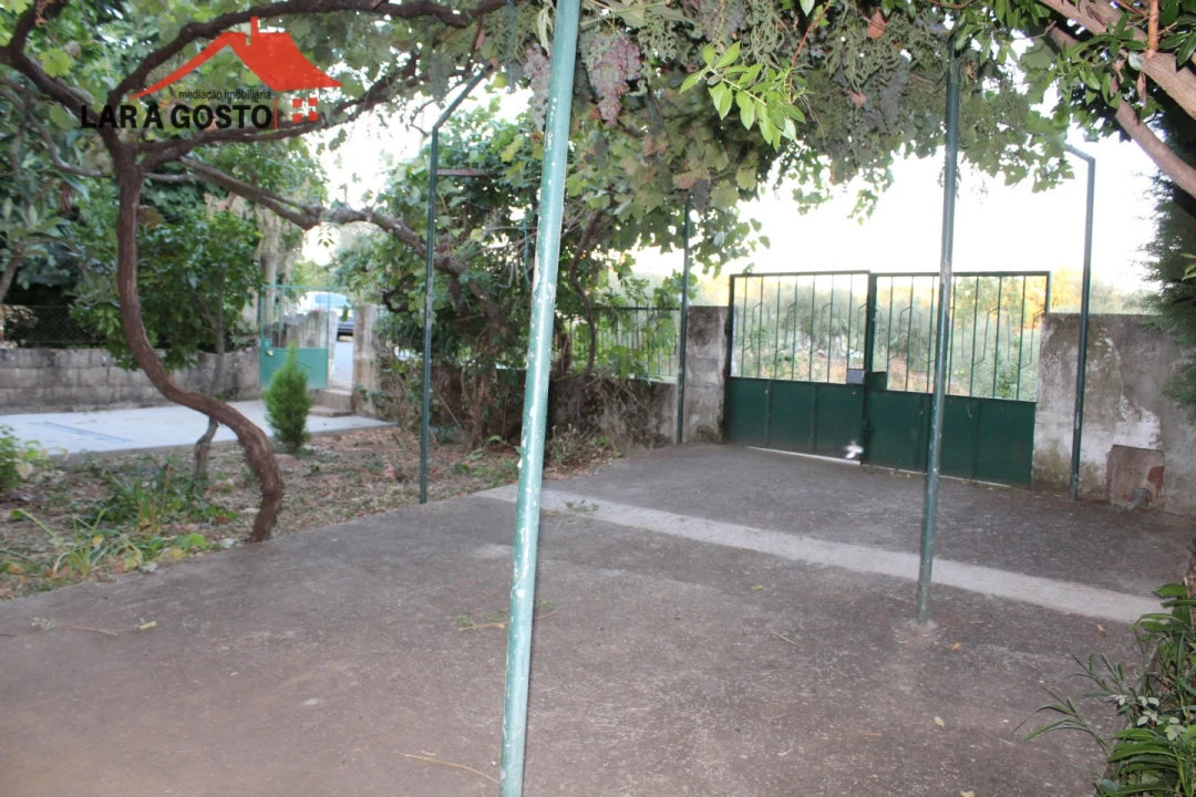 Moradia T4 para Venda em Salselas Foto 14