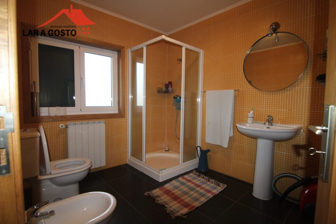 Moradia T4 para Venda em Salselas Foto 24