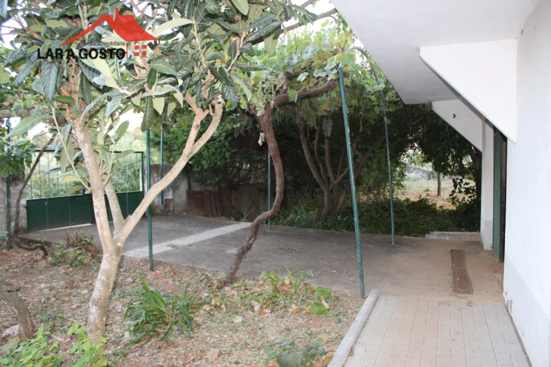 Moradia T4 para Venda em Salselas Foto 34