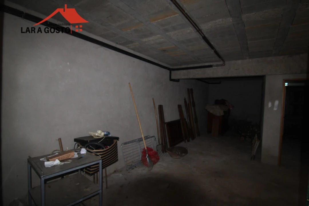 Moradia T4 para Venda em Salselas Foto 37