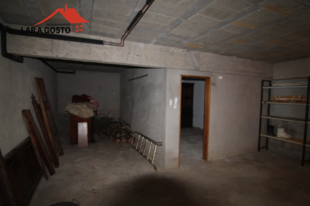 Moradia T4 para Venda em Salselas Foto 38