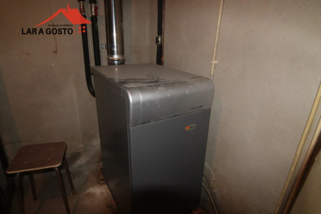 Moradia T4 para Venda em Salselas Foto 41