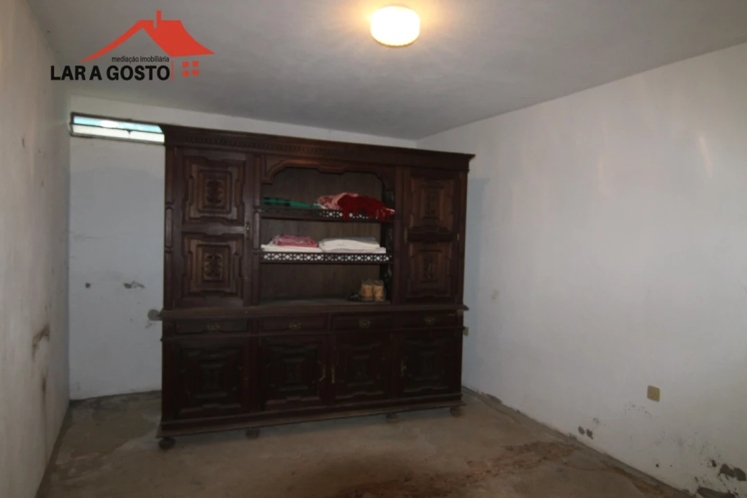 Moradia T4 para Venda em Salselas Foto 42