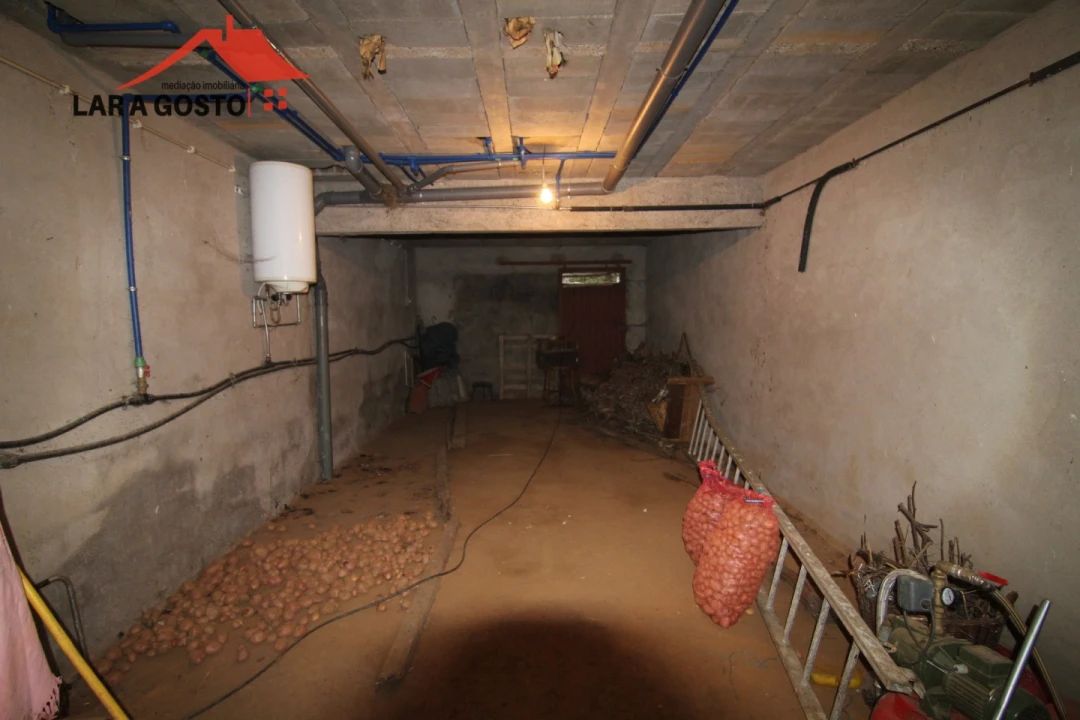 Moradia T4 para Venda em Salselas Foto 44