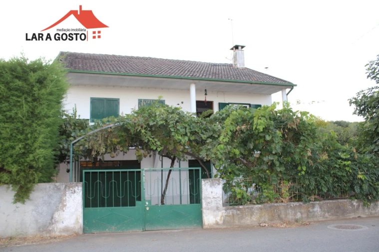 Moradia T4 para Venda em Salselas Foto 1