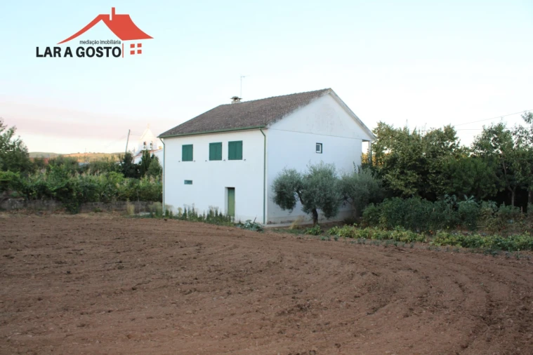 Moradia T4 para Venda em Salselas Foto 10