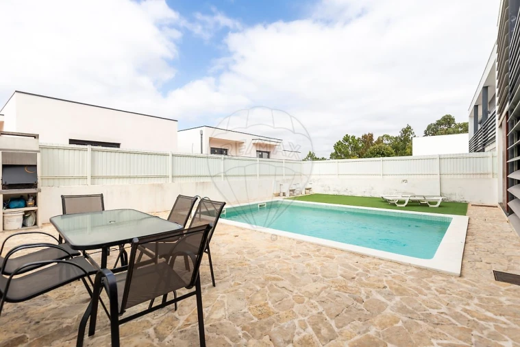 Moradia T3 para Venda em Santa Maria, São Pedro e Matacães Foto 30