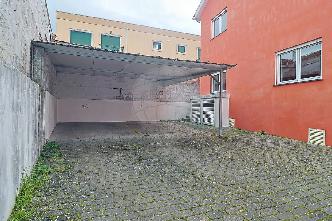 Moradia T4 para Venda em Trouxemil e Torre de Vilela Foto 29