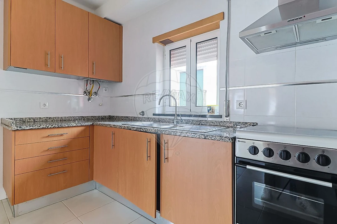 Moradia T4 para Venda em Trouxemil e Torre de Vilela Foto 8