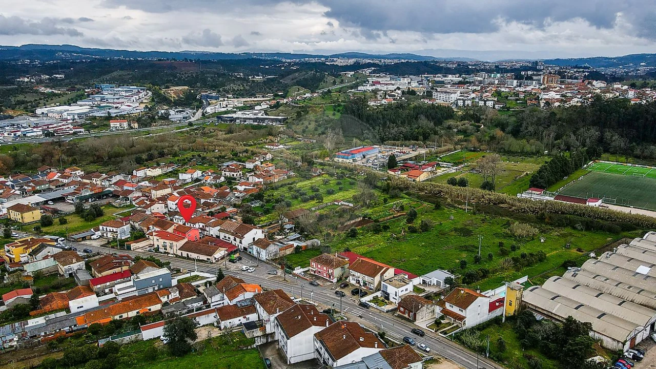 Moradia T4 para Venda em Trouxemil e Torre de Vilela Foto 36