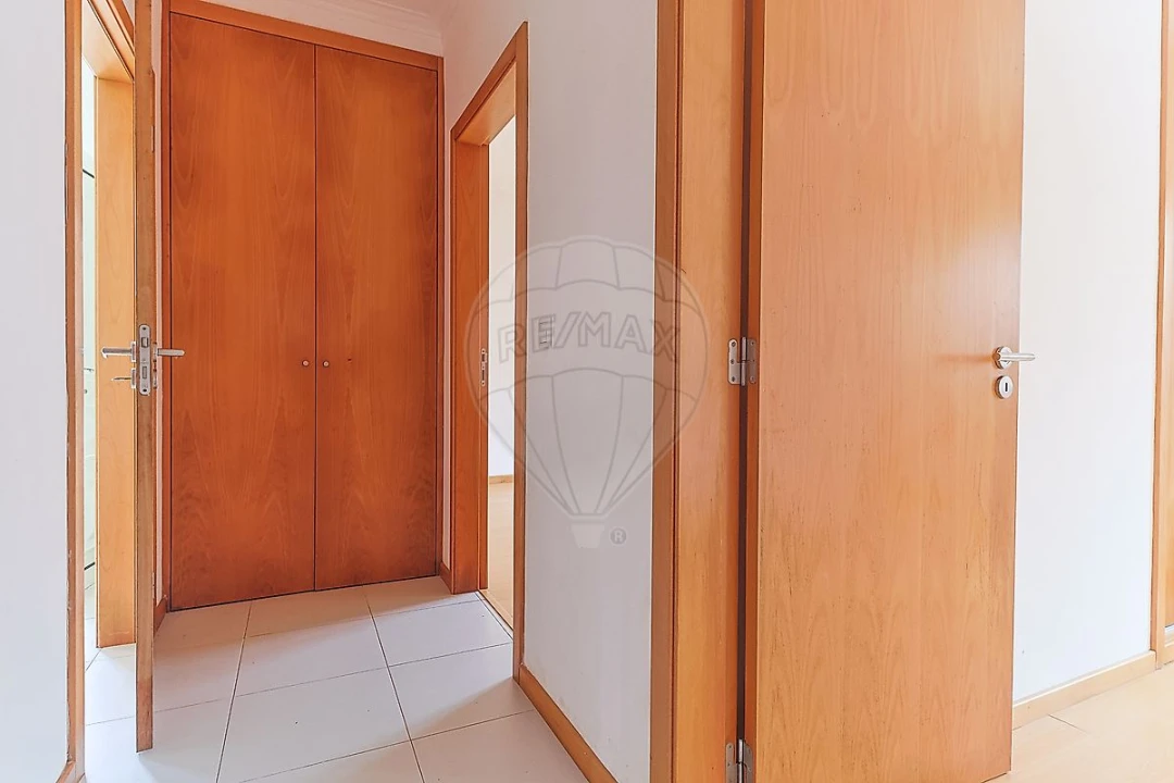 Moradia T4 para Venda em Trouxemil e Torre de Vilela Foto 22