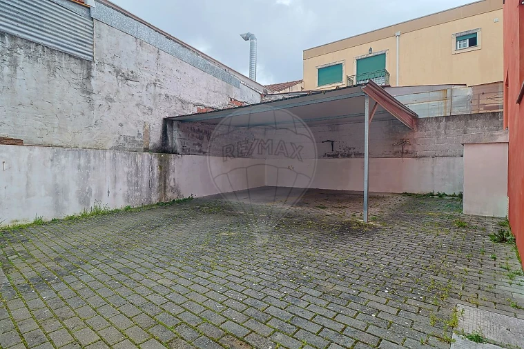 Moradia T4 para Venda em Trouxemil e Torre de Vilela Foto 31