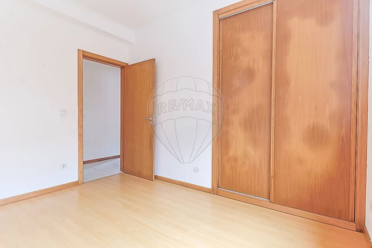 Moradia T4 para Venda em Trouxemil e Torre de Vilela Foto 21