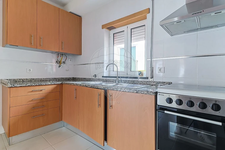 Moradia T4 para Venda em Trouxemil e Torre de Vilela Foto 8