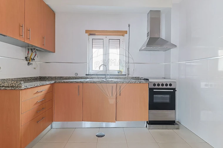 Moradia T4 para Venda em Trouxemil e Torre de Vilela Foto 10