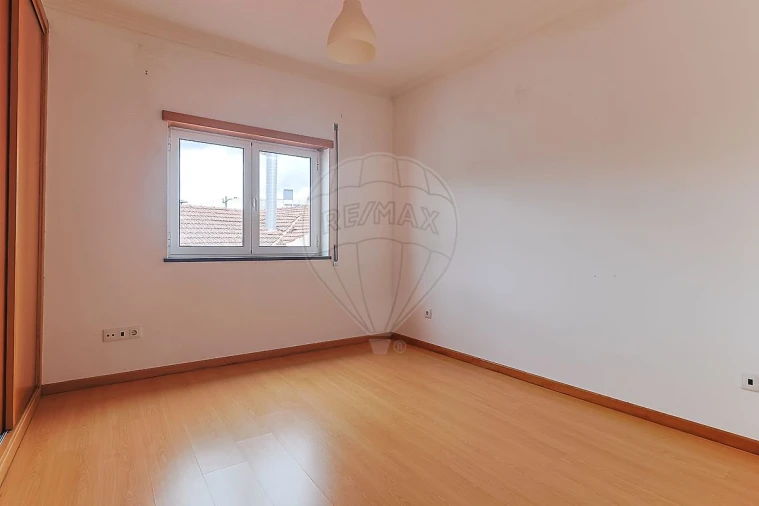 Moradia T4 para Venda em Trouxemil e Torre de Vilela Foto 26