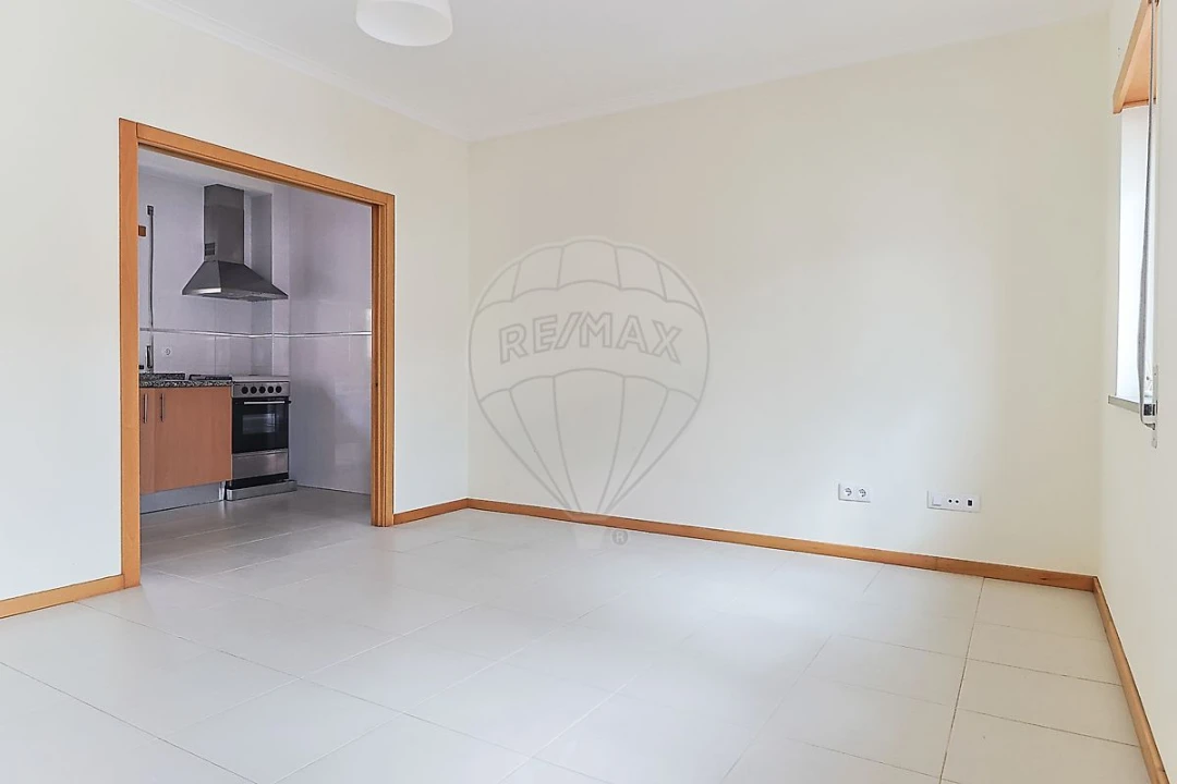 Moradia T4 para Venda em Trouxemil e Torre de Vilela Foto 7