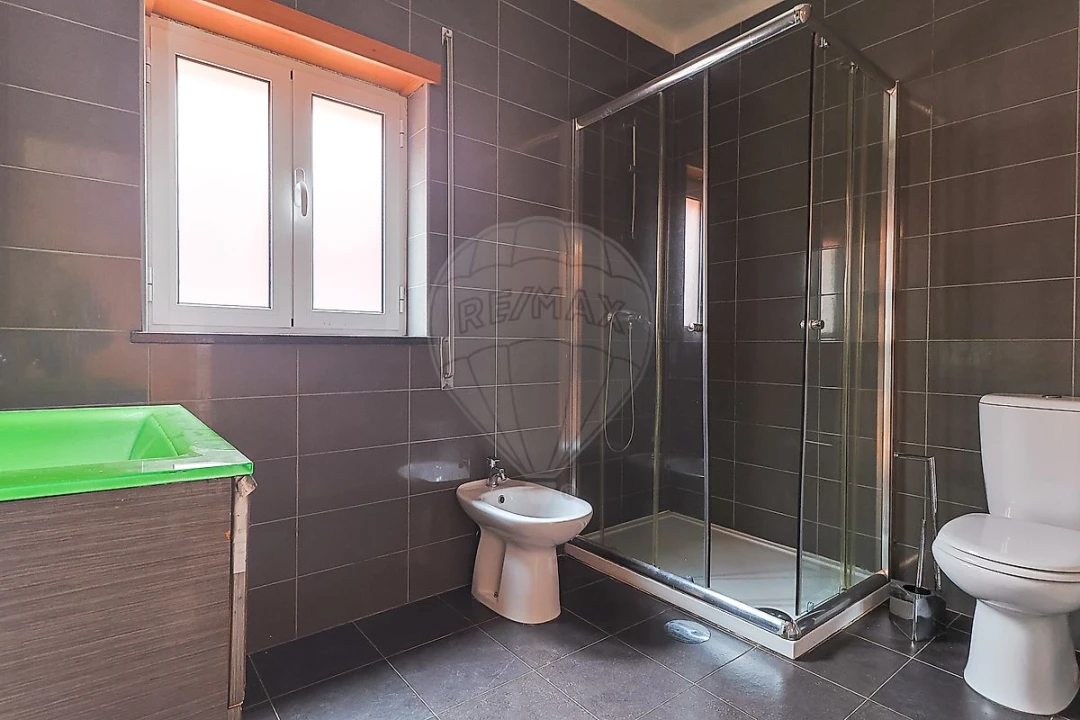 Moradia T4 para Venda em Trouxemil e Torre de Vilela Foto 25