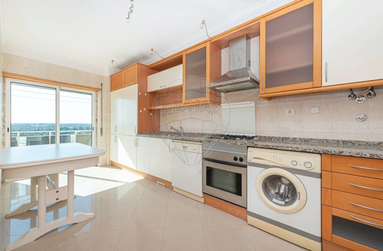 Apartamento T2 para Arrendamento em Corroios Foto 2