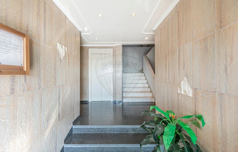 Apartamento T2 para Arrendamento em Corroios Foto 26