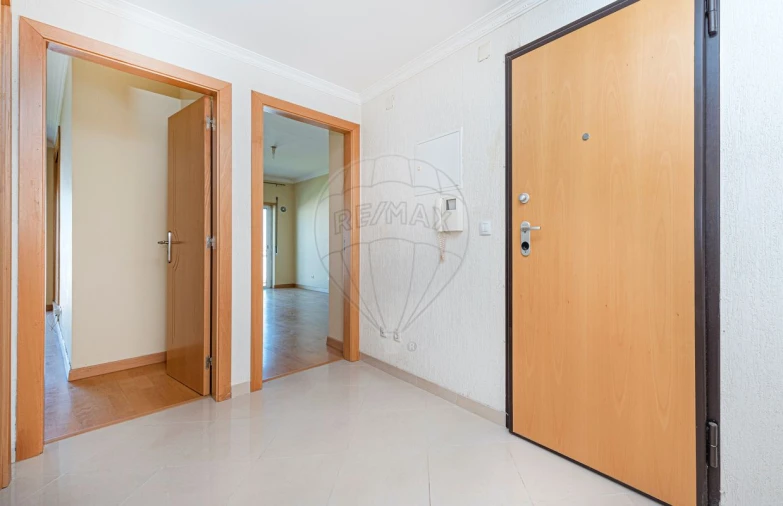 Apartamento T2 para Arrendamento em Corroios Foto 18