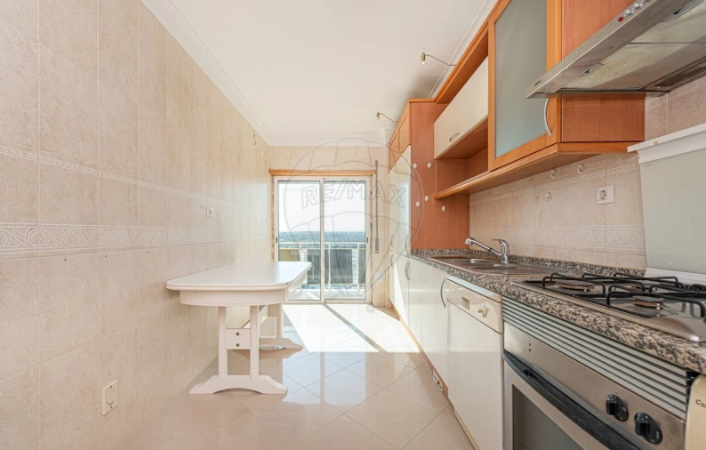 Apartamento T2 para Arrendamento em Corroios Foto 3