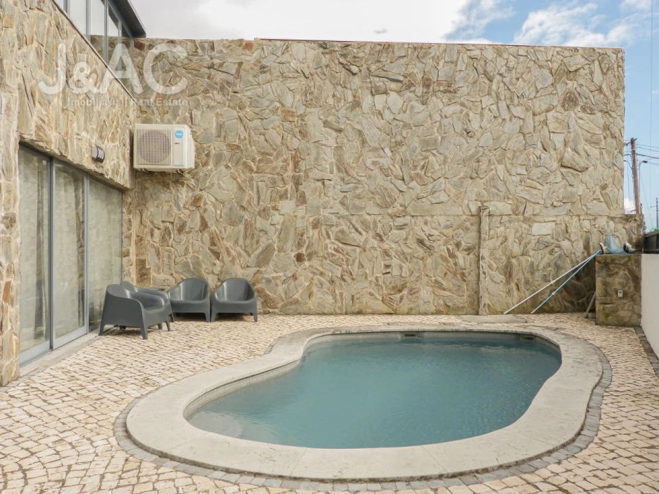 Moradia T3 para Arrendamento em Alcabideche Foto 3