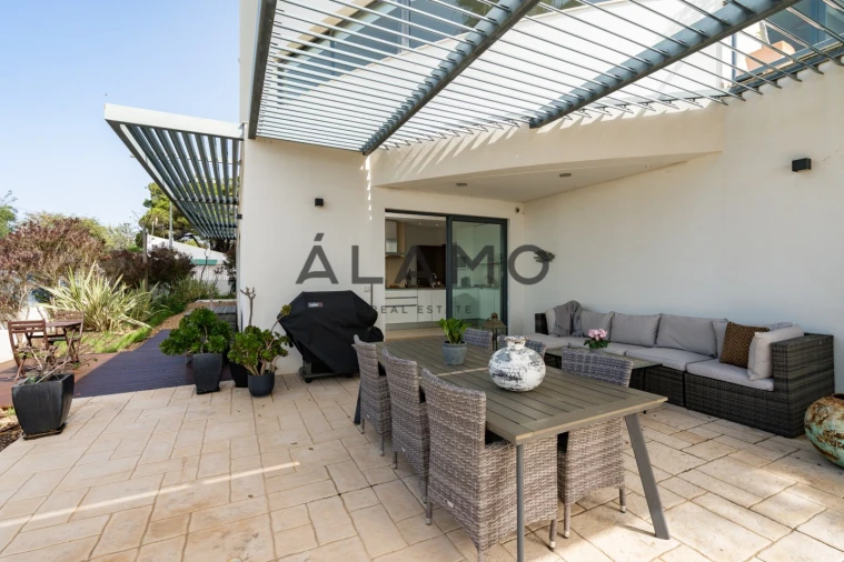 Apartamento T3 para Venda em Quarteira Foto 17