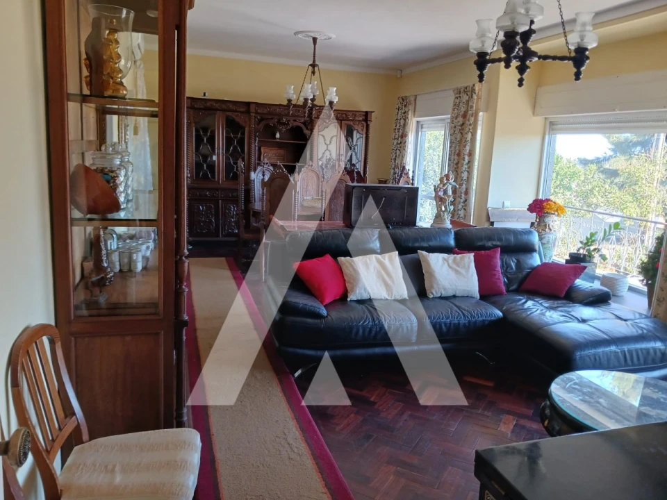 Moradia T4 para Arrendamento em Quelfes Foto 11