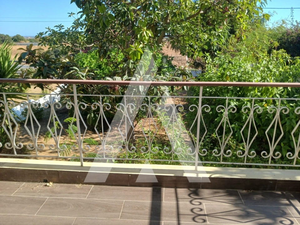 Moradia T4 para Arrendamento em Quelfes Foto 17