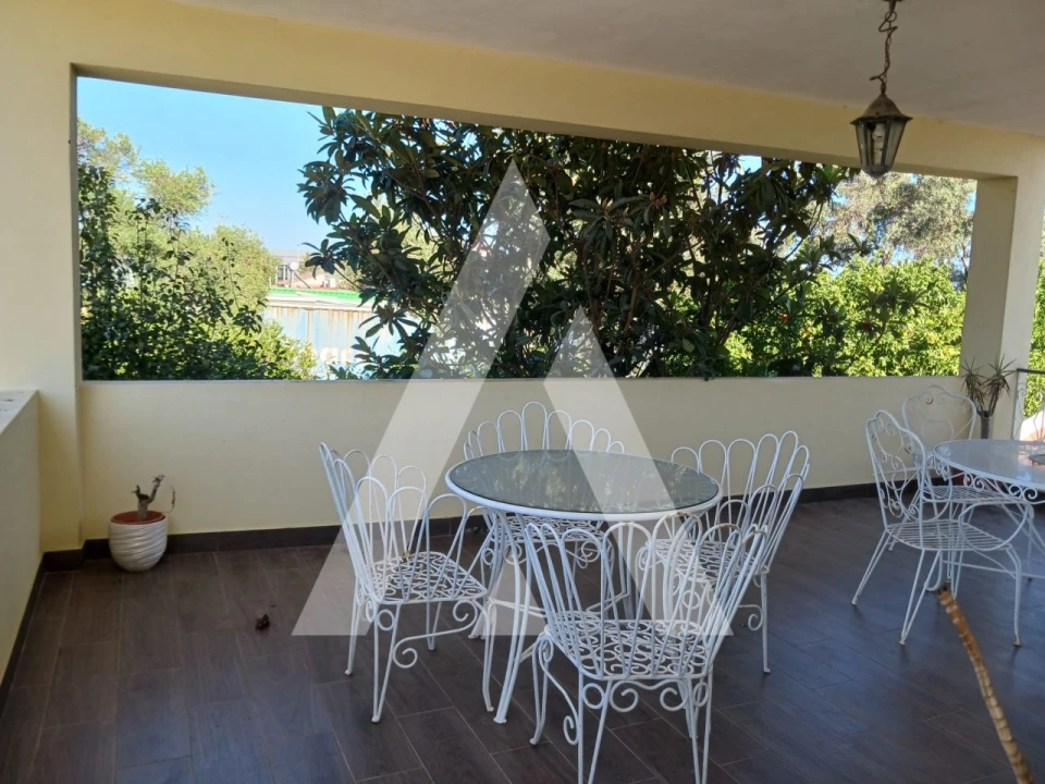 Moradia T4 para Arrendamento em Quelfes Foto 23