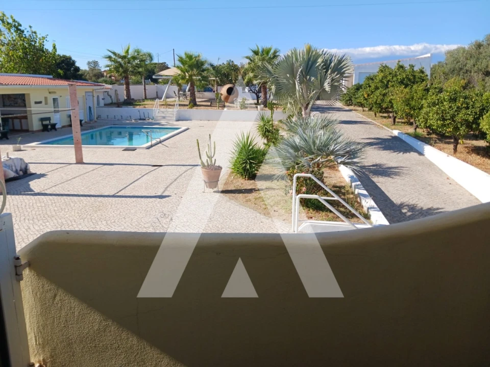 Moradia T4 para Arrendamento em Quelfes Foto 25