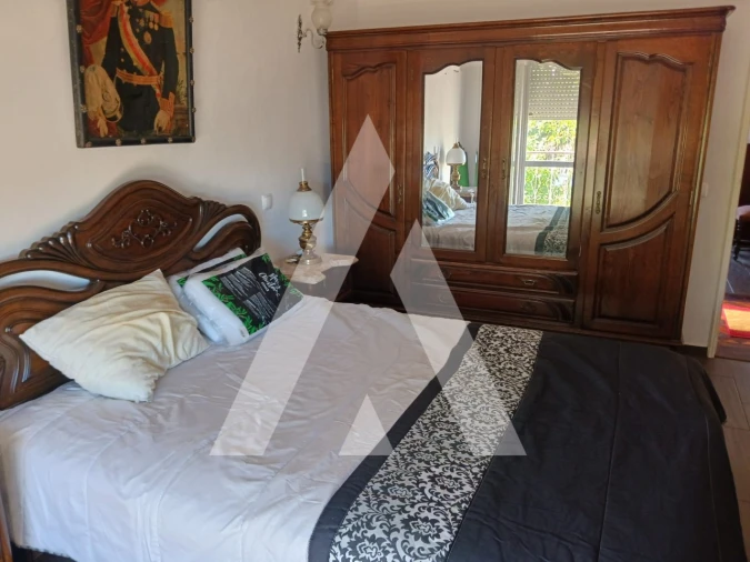 Moradia T4 para Arrendamento em Quelfes Foto 16