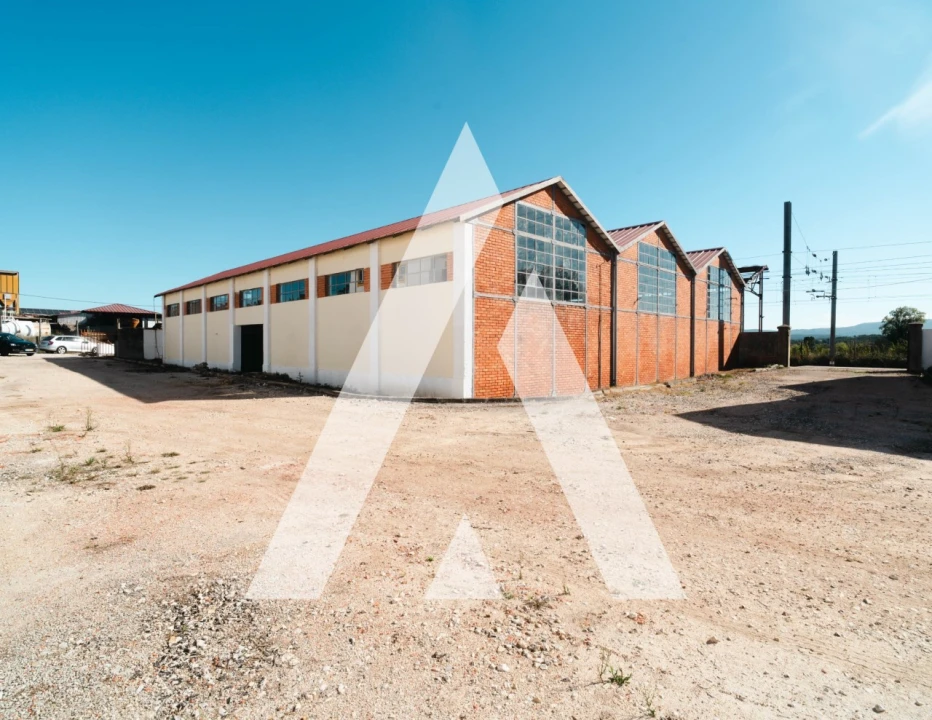 Armazém para Arrendamento em Soure Foto 1