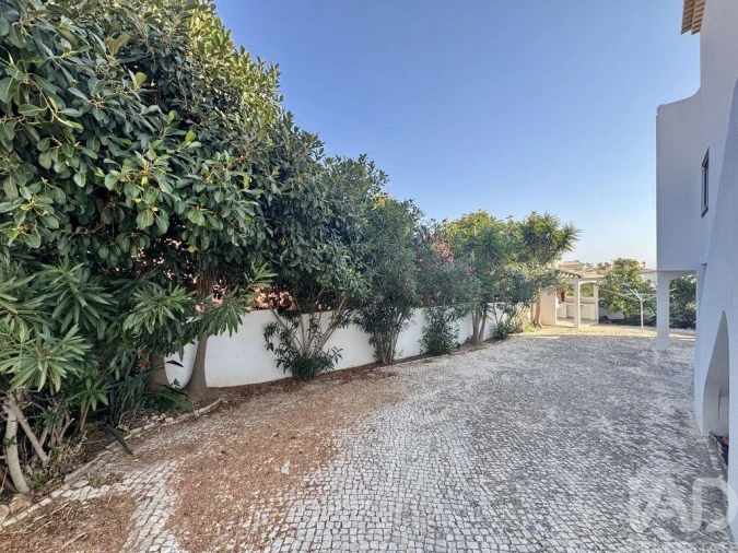 Moradia T4 para Venda em Lagos (São Sebastião e Santa Maria) Foto 20