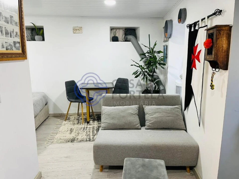 Moradia T2 para Venda em Serra e Junceira Foto 4