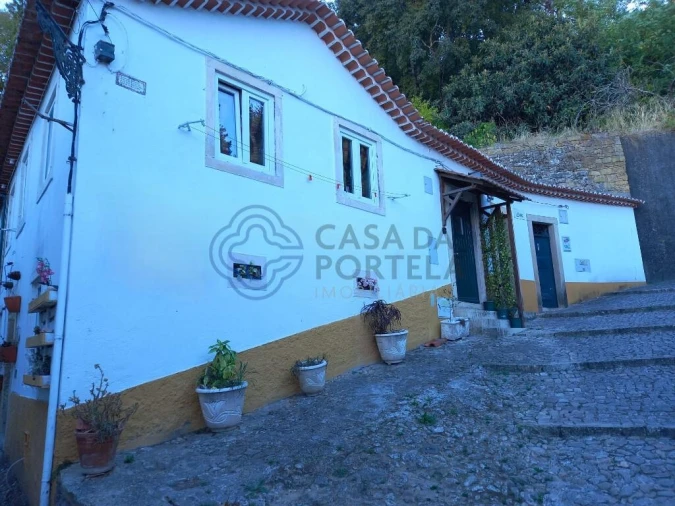 Moradia T2 para Venda em Serra e Junceira