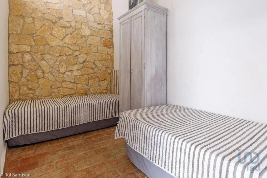 Moradia T2 para Venda em Guia Foto 11