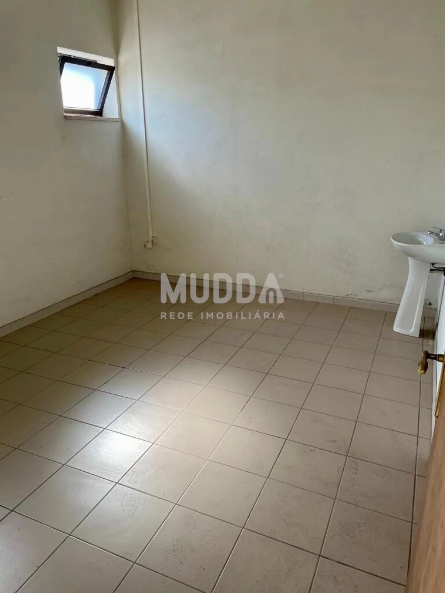 Armazém para Arrendamento em Oiã Foto 10
