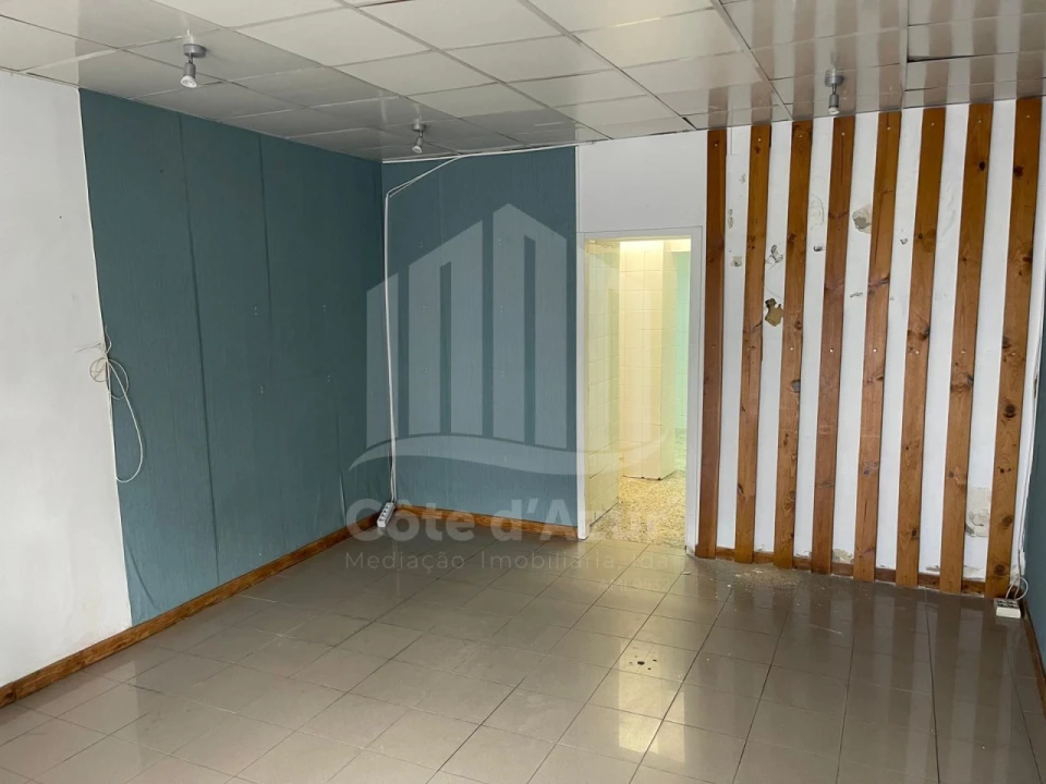 Loja para Venda em Sesimbra (Santiago) Foto 1