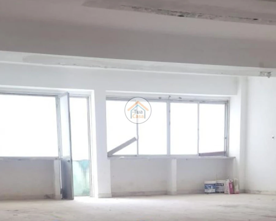 Loja para Arrendamento em Agualva e Mira-Sintra Foto 7