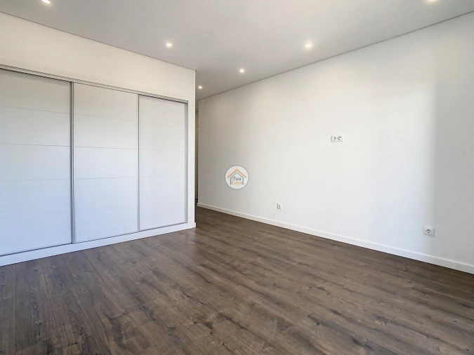 Apartamento T2 para Venda em Olhão Foto 25