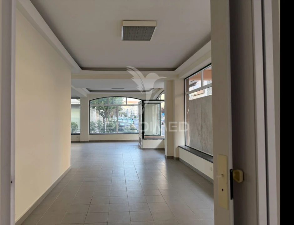 Loja para Arrendamento em Fatima Foto 2