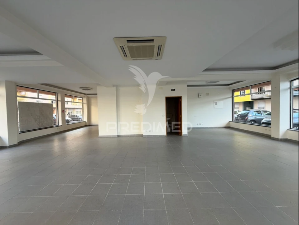 Loja para Arrendamento em Fatima Foto 17