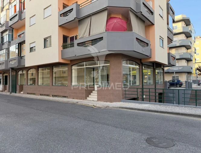 Loja para Arrendamento em Fatima Foto 11