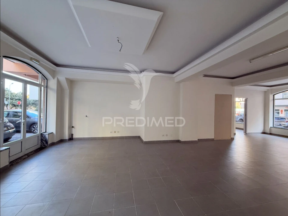 Loja para Arrendamento em Fatima Foto 3