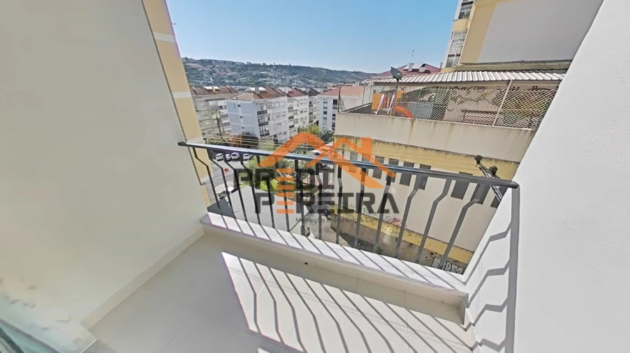 Apartamento T3 para Venda em Póvoa de Santo Adrião e Olival Basto Foto 22