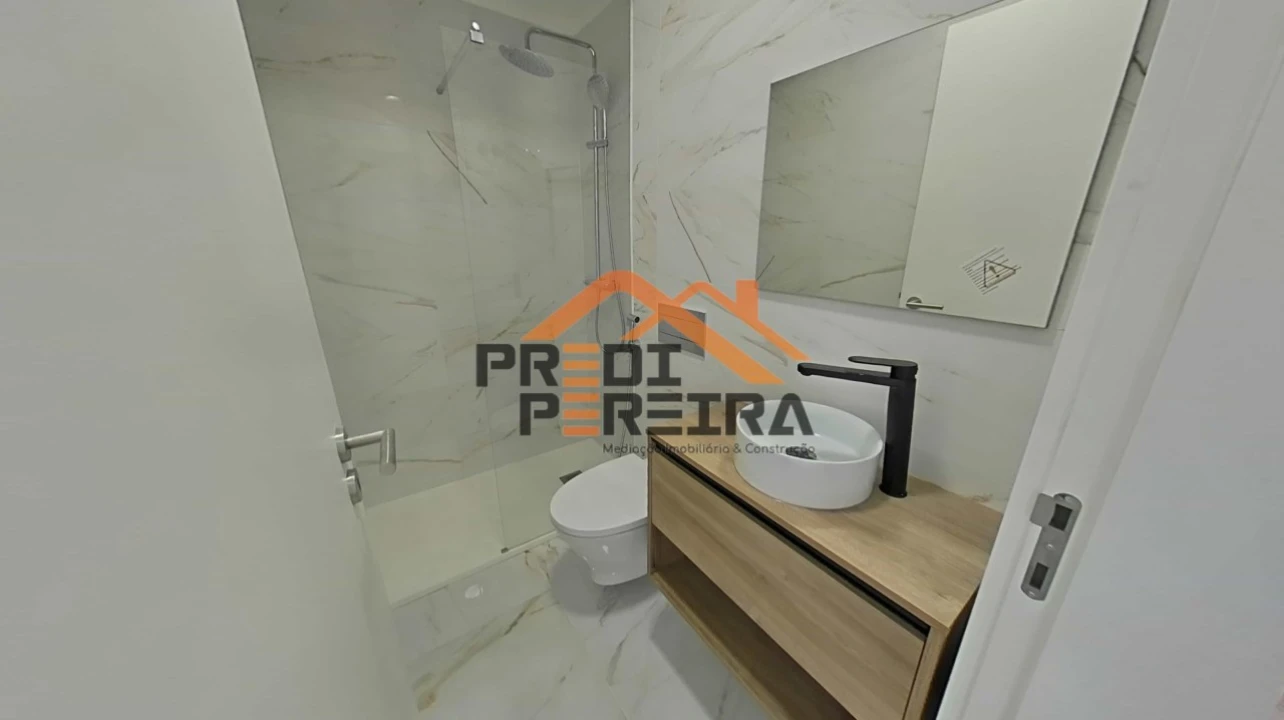 Apartamento T3 para Venda em Póvoa de Santo Adrião e Olival Basto Foto 7
