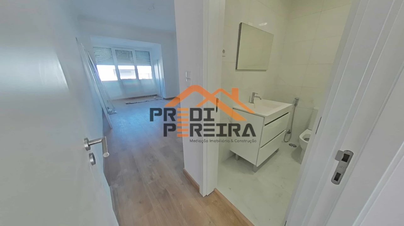 Apartamento T3 para Venda em Póvoa de Santo Adrião e Olival Basto Foto 15