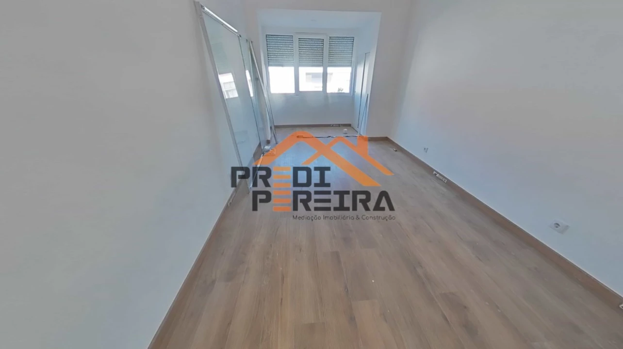 Apartamento T3 para Venda em Póvoa de Santo Adrião e Olival Basto Foto 18